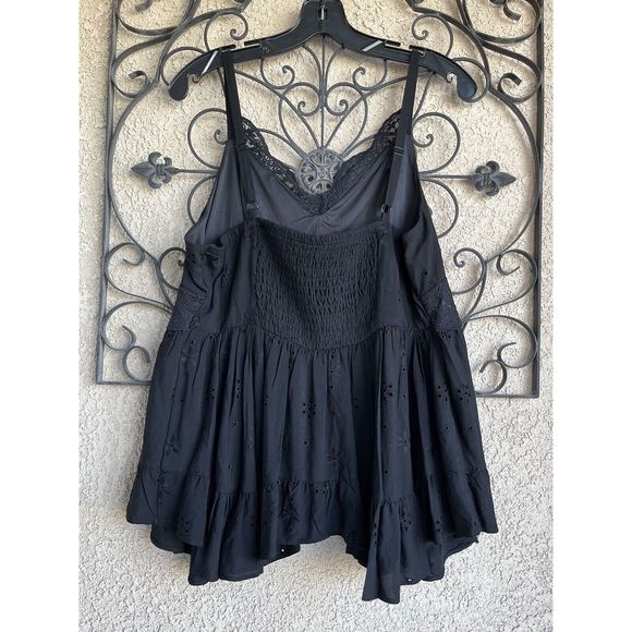Torrid Babydoll Eyelet W/lace Detail Top - Size 00 -M/L - Black - Picture 7 of 10
